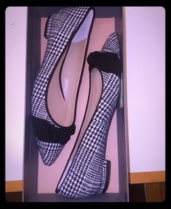 Houndstooth fabric Ann Taylor flats.